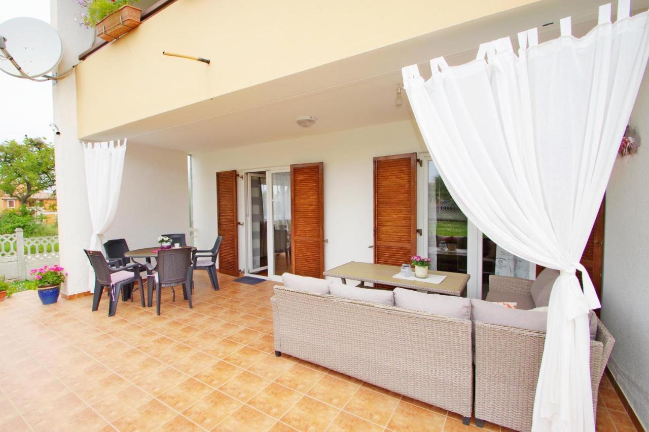 Apartment Suzi Valdebek بولا المظهر الخارجي الصورة