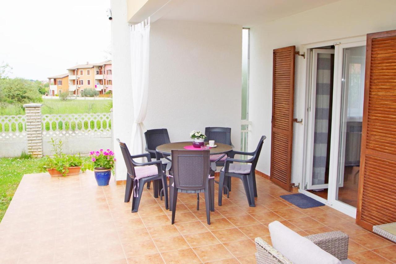 Apartment Suzi Valdebek بولا المظهر الخارجي الصورة