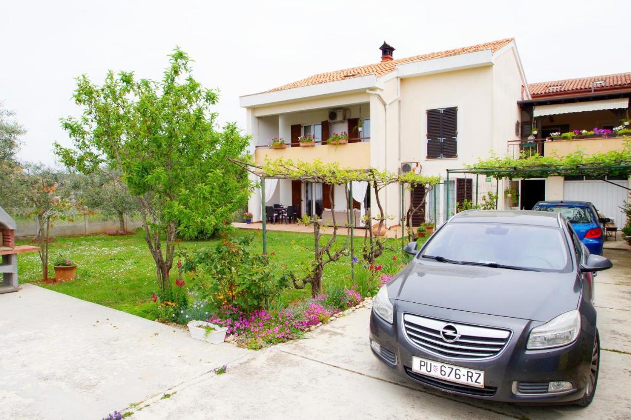 Apartment Suzi Valdebek بولا المظهر الخارجي الصورة